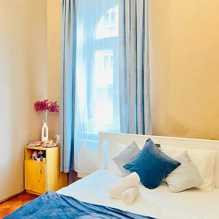 Kerepesi 3 - Opposite Keleti Station Homestay Budapest